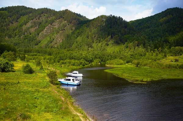 Les applications mobiles indispensables pour les yachting.