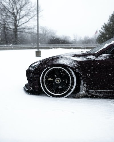 Comment se fait le montage d'une chaîne neige easy grip évolution ?