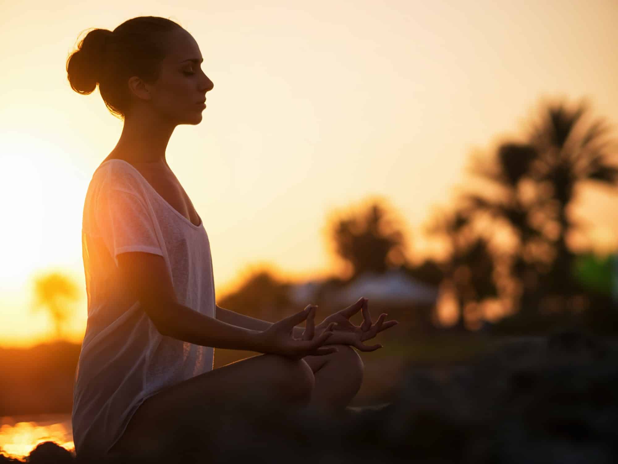 Méditation en plein cœur de Paris : comment débuter et où pratiquer